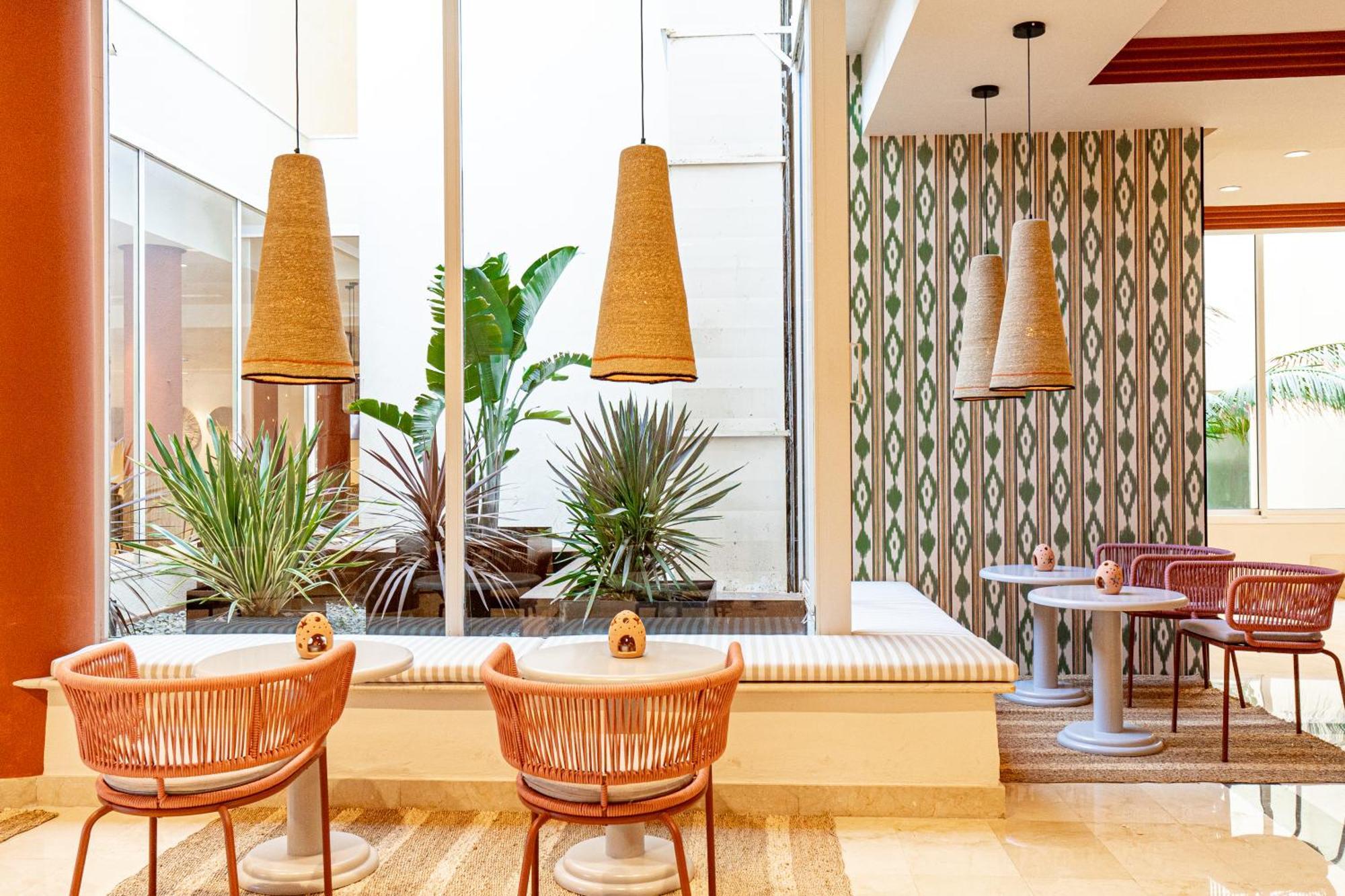 Hotel Rosella Affiliated By Intelier 사 코마 외부 사진