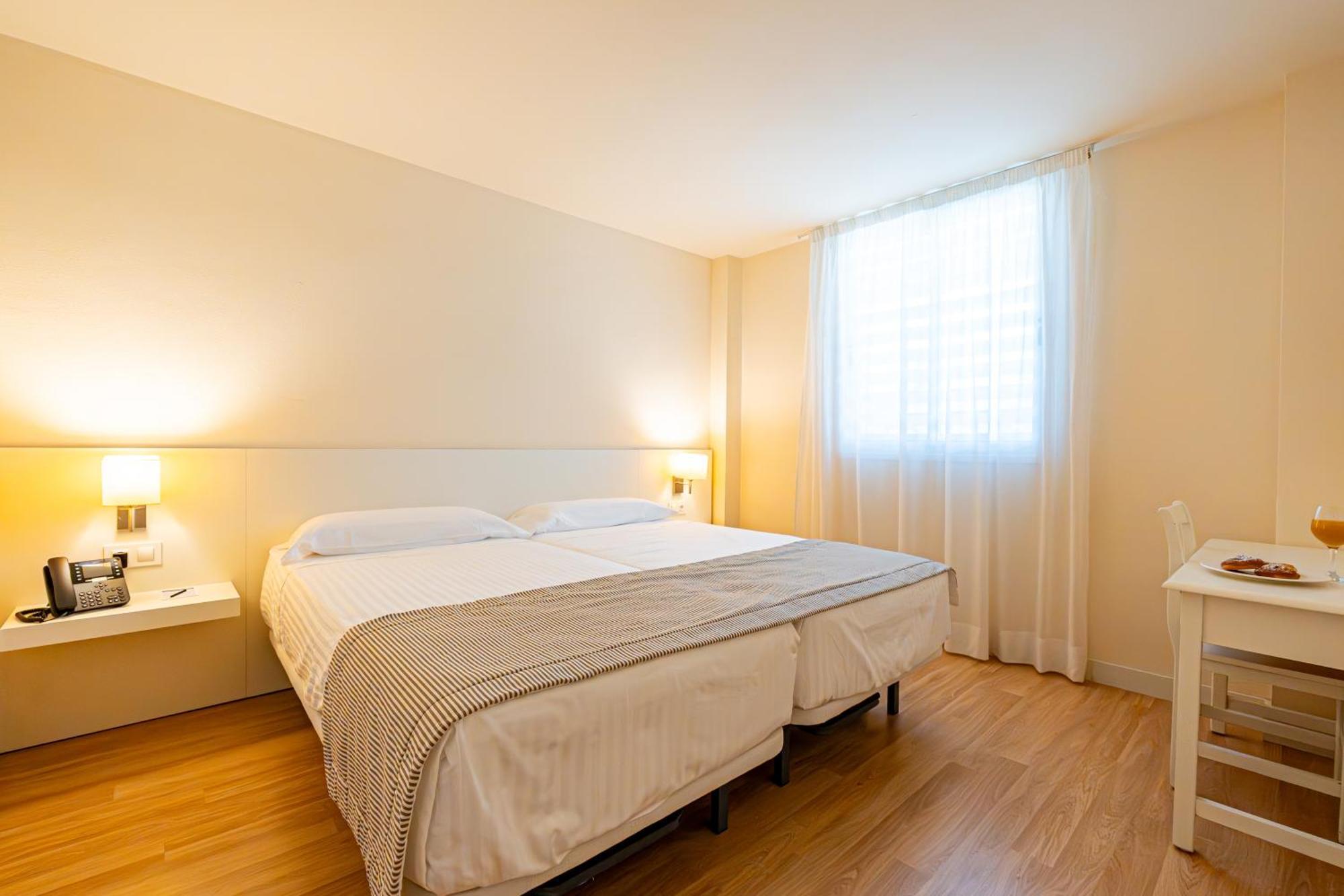 Hotel Rosella Affiliated By Intelier 사 코마 외부 사진